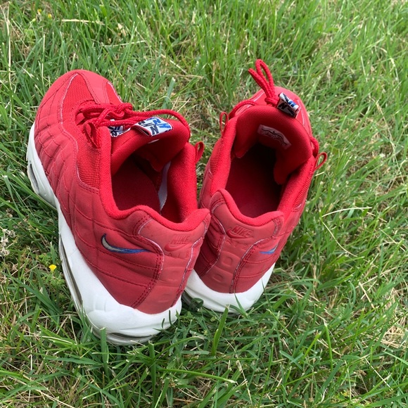 COPY - nike air maxes - Picture 2 of 6